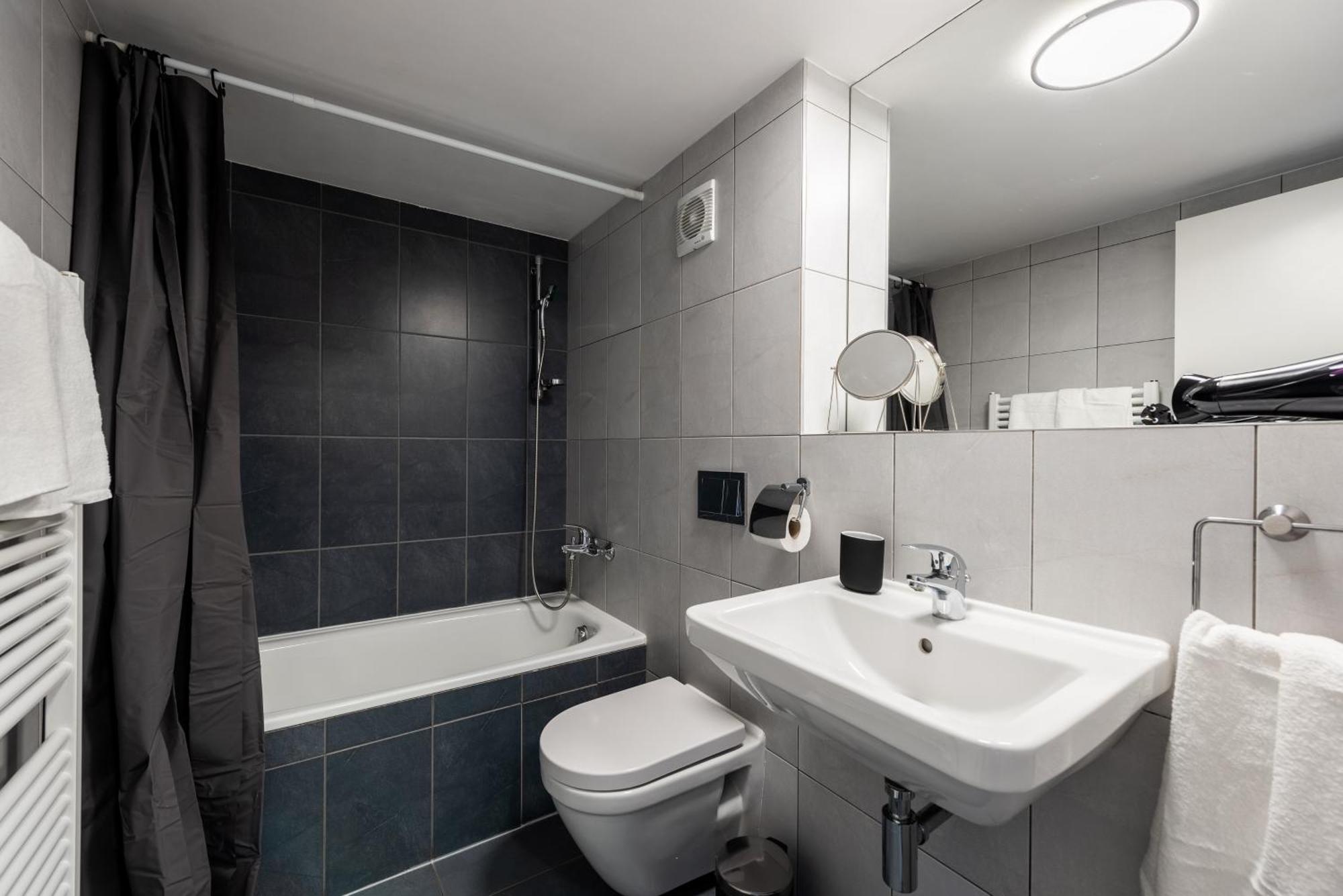 Loft Spacious In Praga