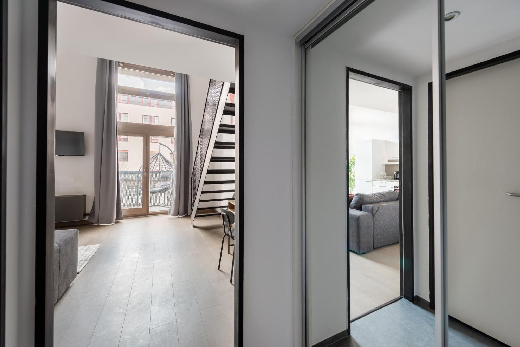 Loft Spacious In Praga