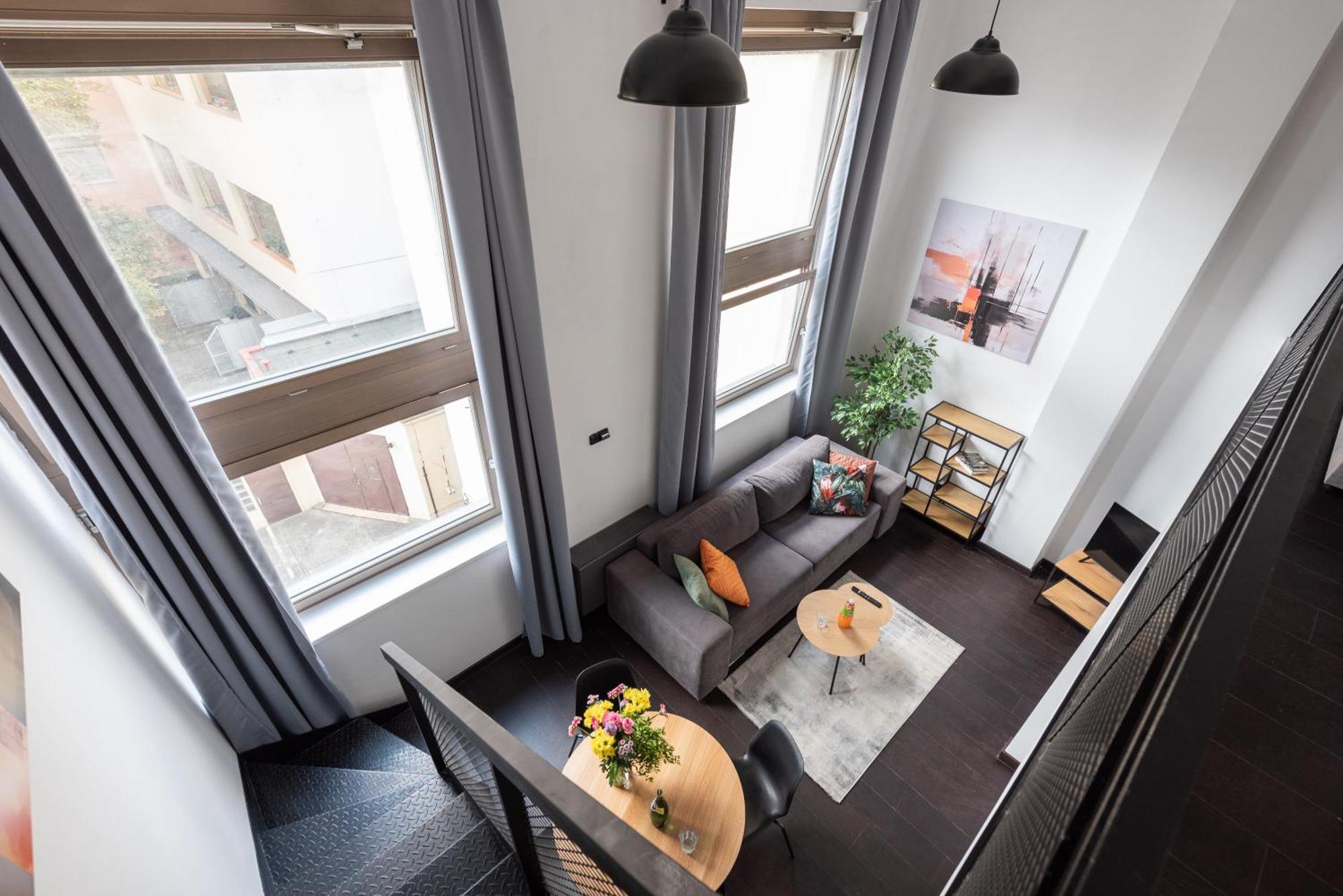 Loft Spacious In *