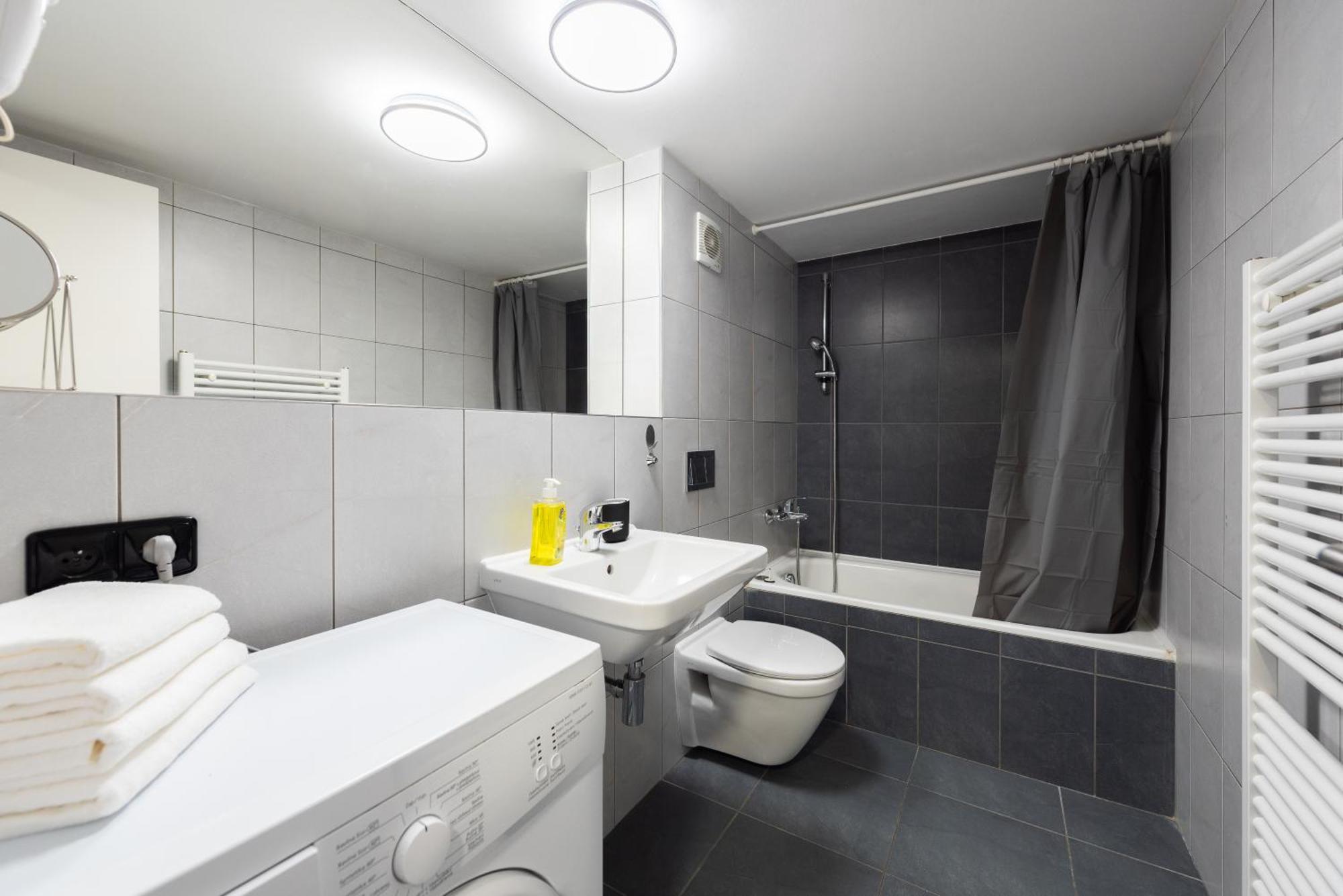 Loft Spacious In Praga