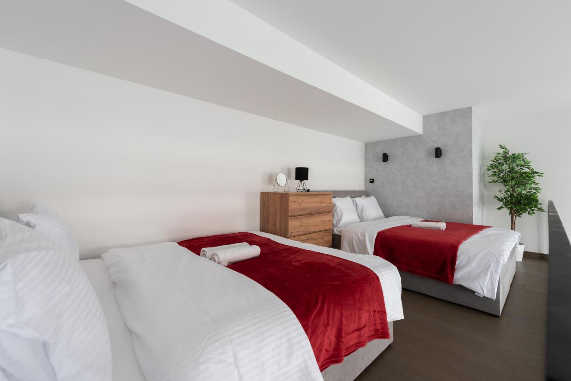 Loft Spacious In *